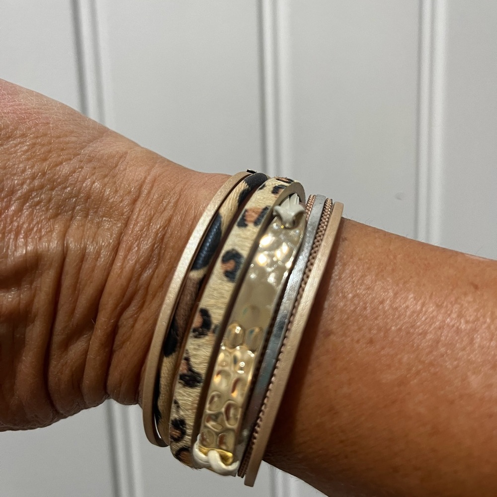 JANE magnetic bracelet
